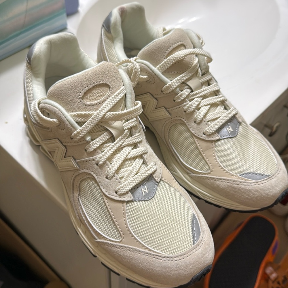 New Balance 2002R sneakers